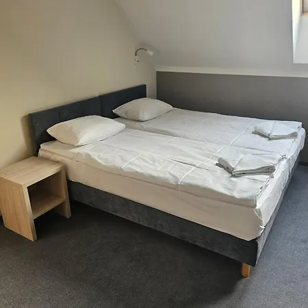 Noce I Dnie Otel Pierkunowo