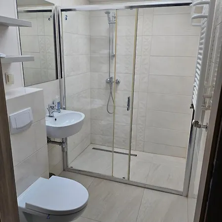 Noce I Dnie Otel Pierkunowo