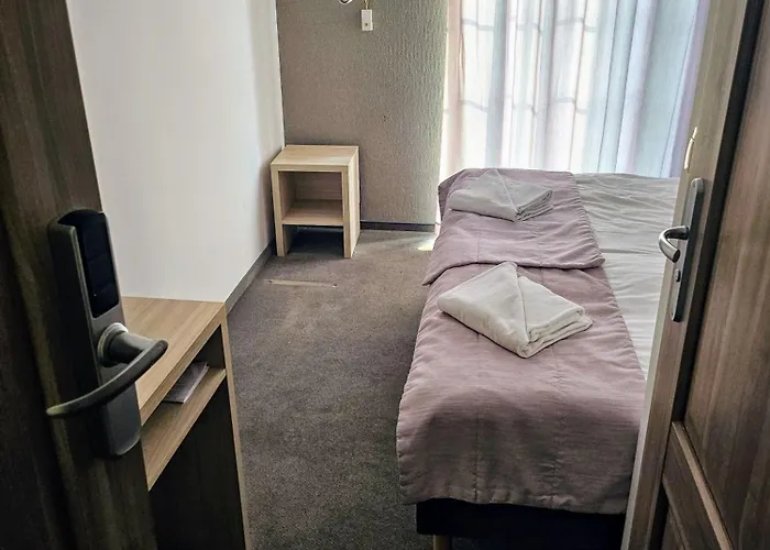 Hotel Noce I Dnie Pierkunowo